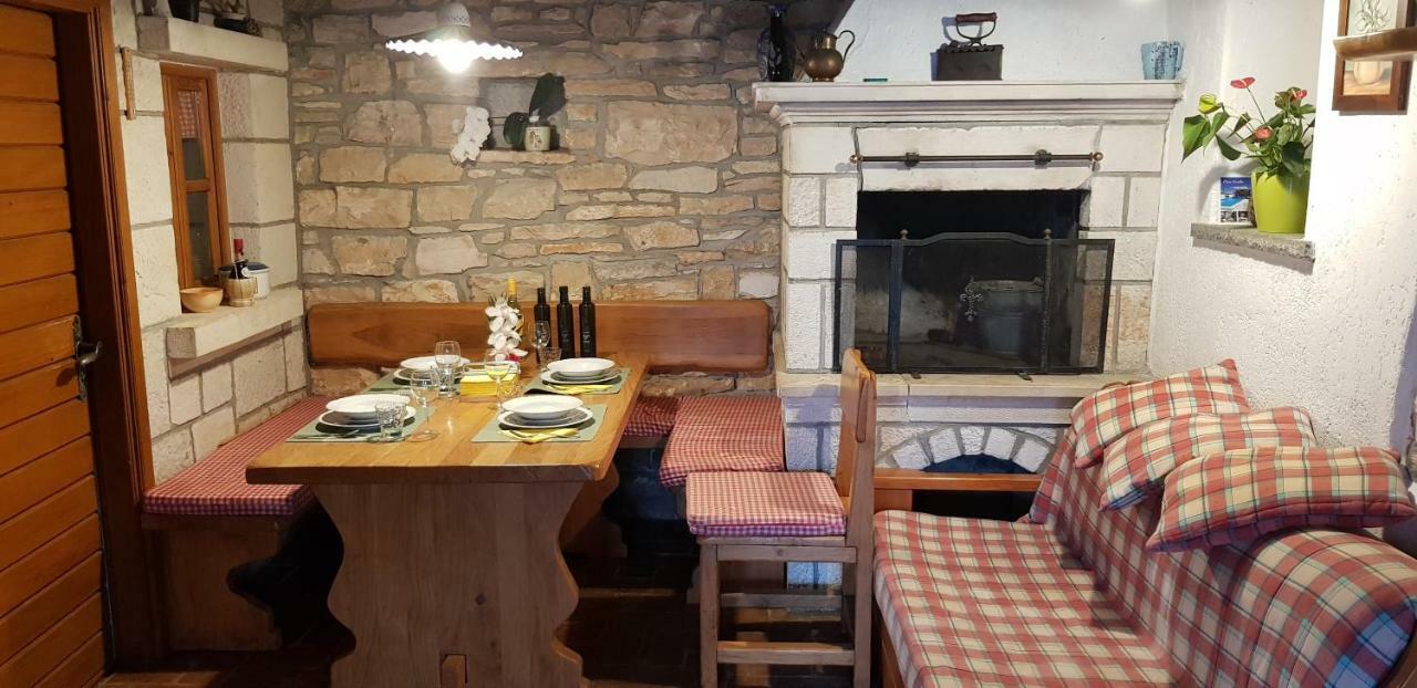 Casa Istria Villa บูเย ภายนอก รูปภาพ