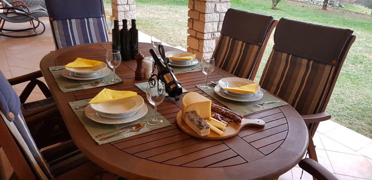 Casa Istria Villa บูเย ภายนอก รูปภาพ